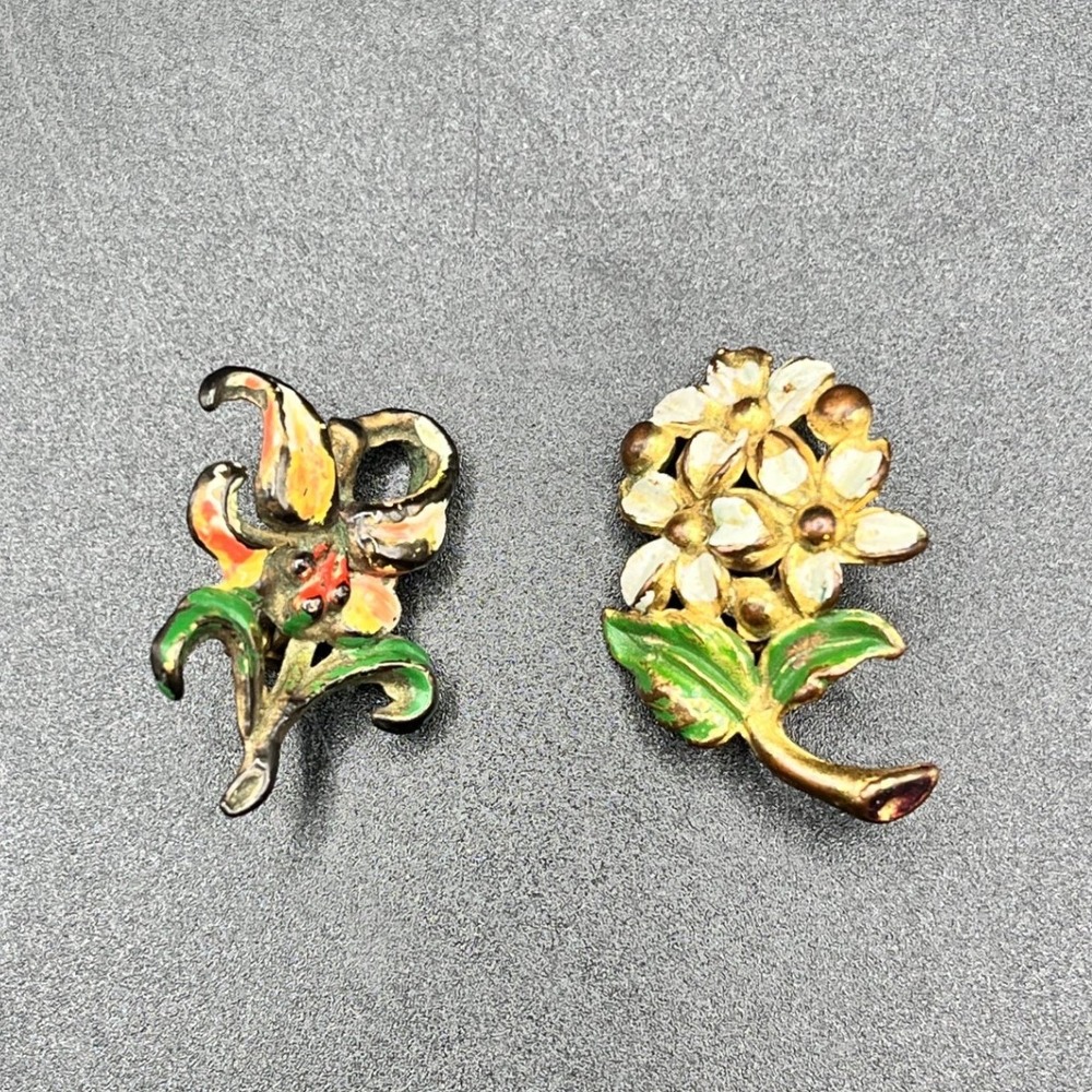 Set of 2 Vintage Enamel‎ Flower Brooch Pin Gold Tone Floral Design Women Jewelry